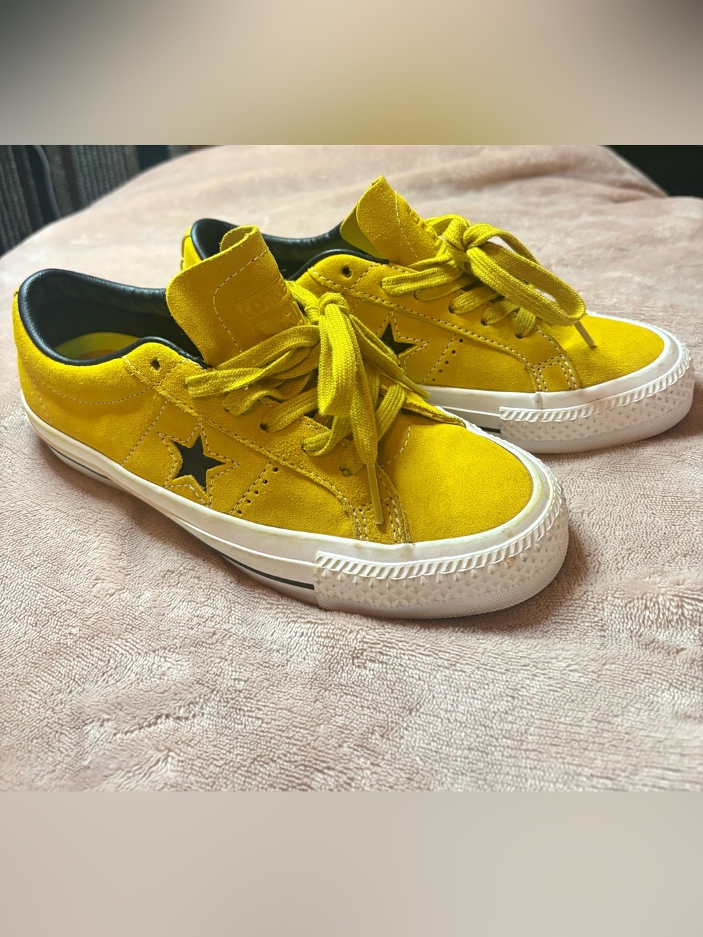 Converse CONS One Star Pro Yellow Bird Suede Sneakers Women’s 6 / Men’s 4